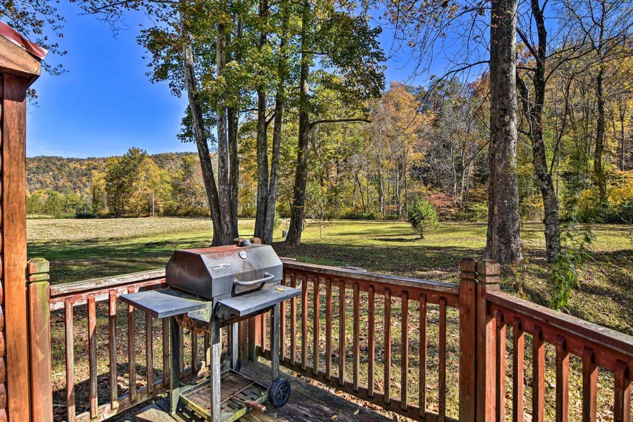 Rural Cabin Hideaway With Fire Pit And Mtn Views! Parsons Exterior foto